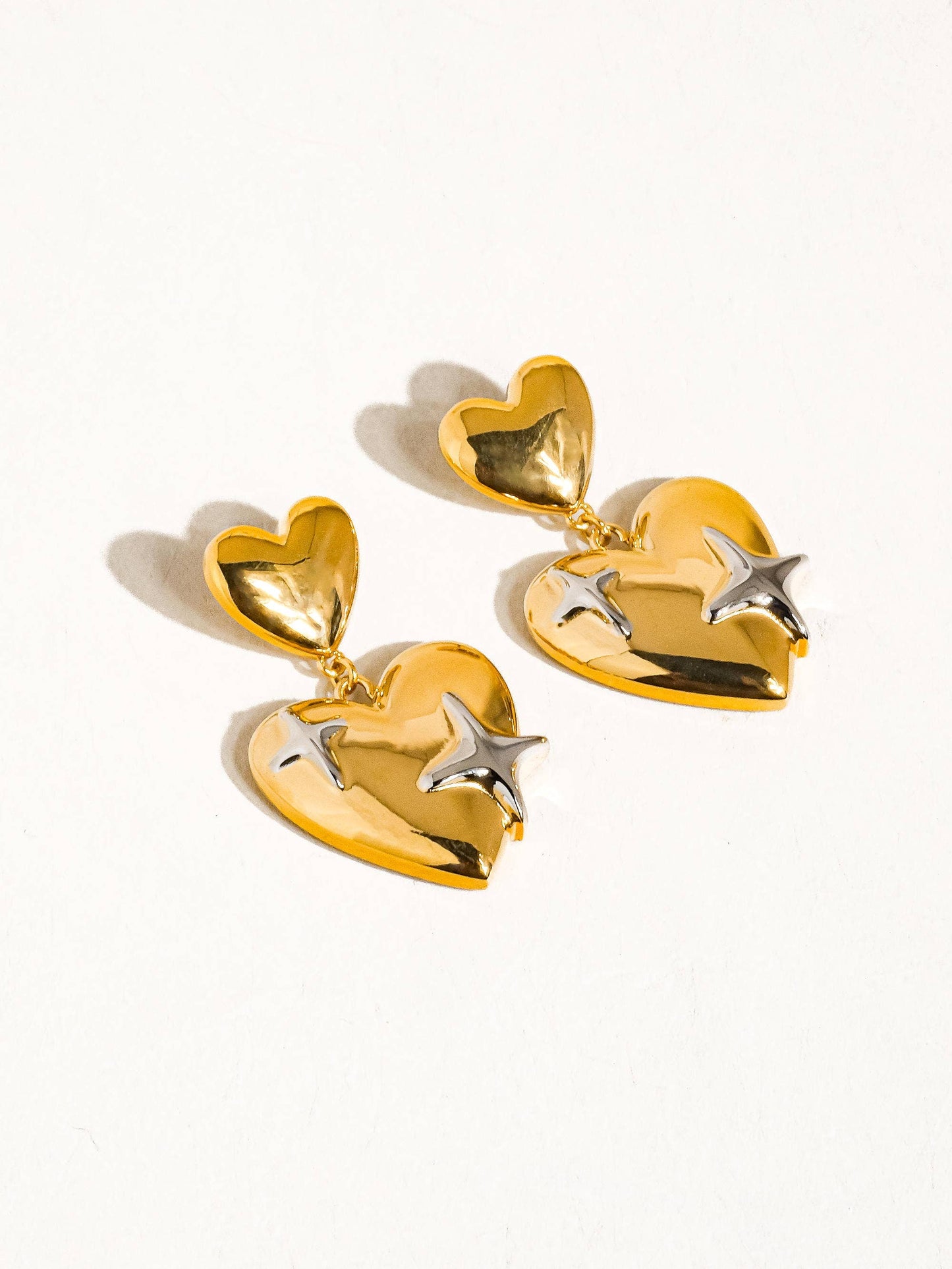 Auréole 18K Gold Non-Tarnish Heart & Star Dangle Earring