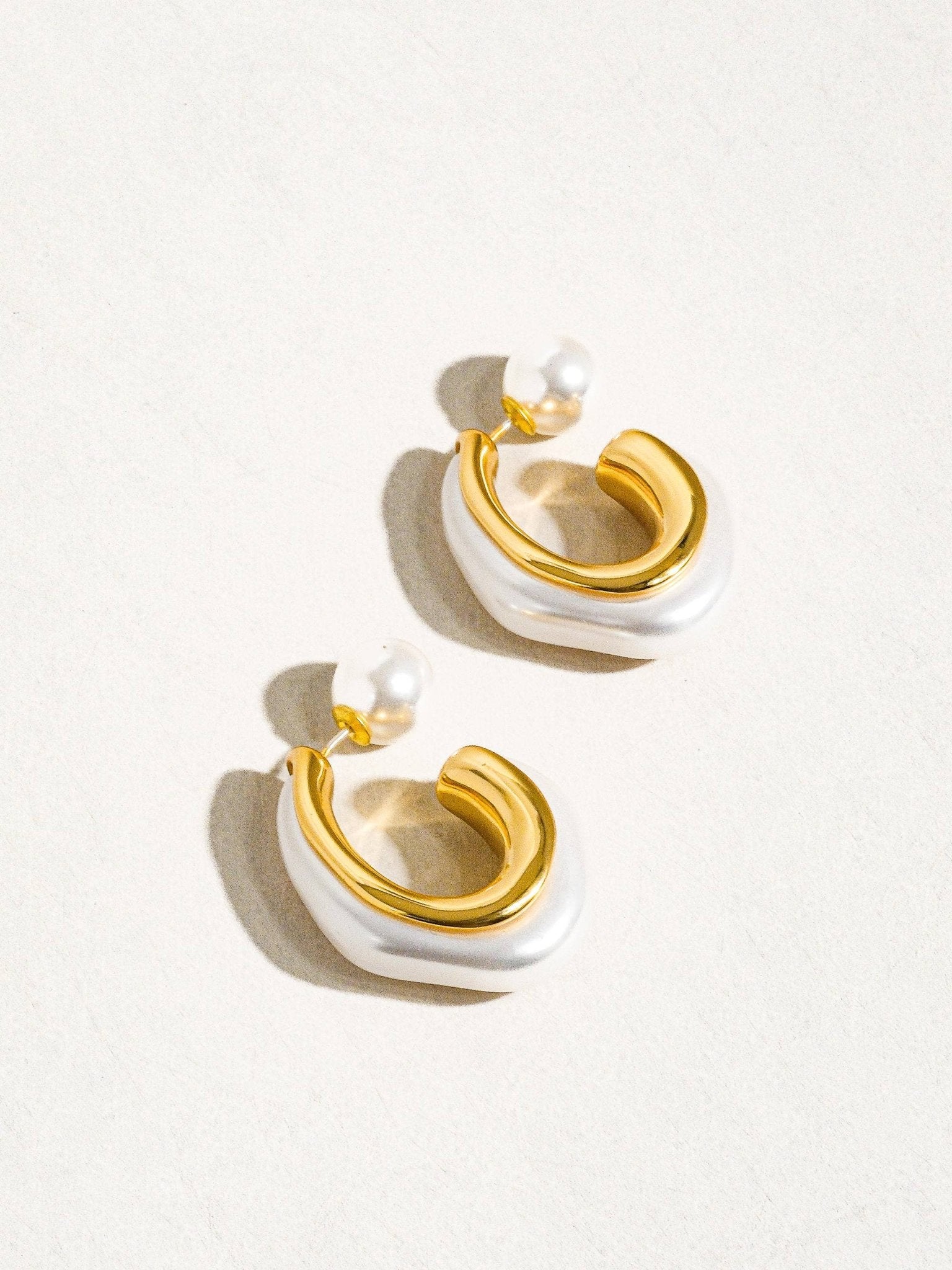 Kinsley 18K Gold Classic Pearl C Hoop Earring - Rose & Olivia Boutique