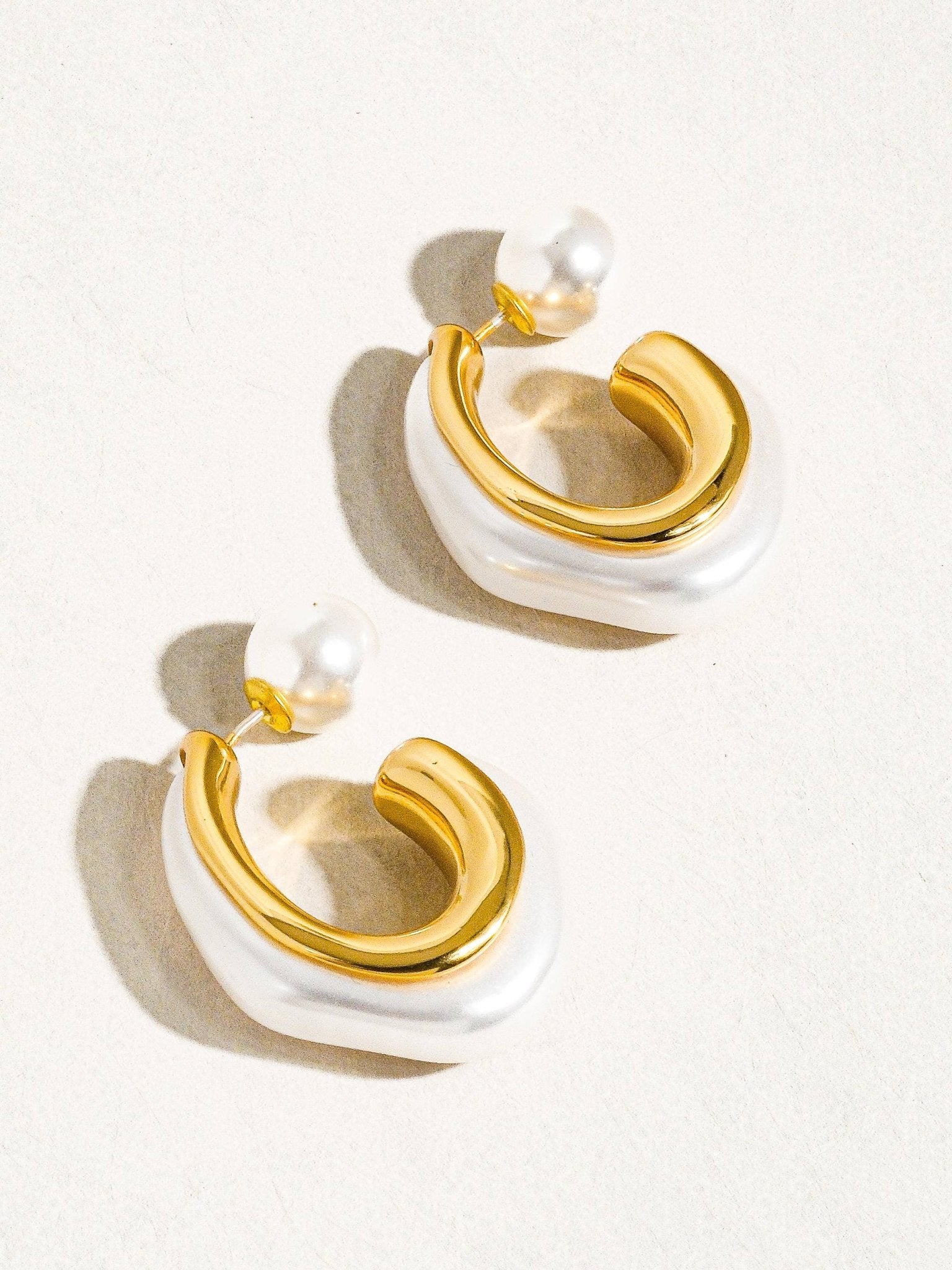 Kinsley 18K Gold Classic Pearl C Hoop Earring - Rose & Olivia Boutique